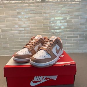 Nike low dunks rose whisper